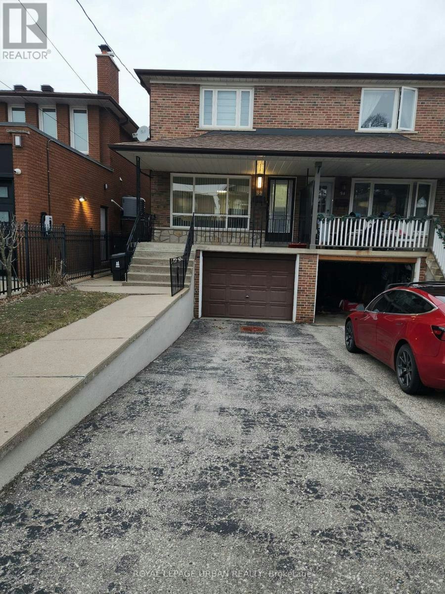 32 Virginia Avenue, Toronto, ON, M4C 2S7