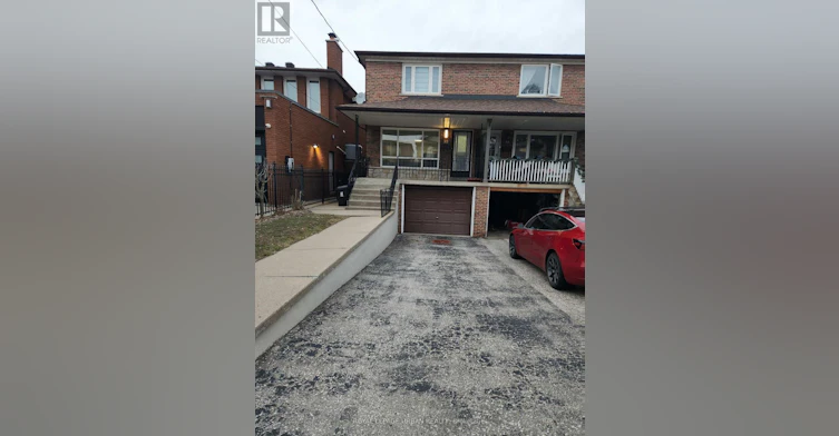 32 Virginia Avenue, Toronto, ON, M4C 2S7