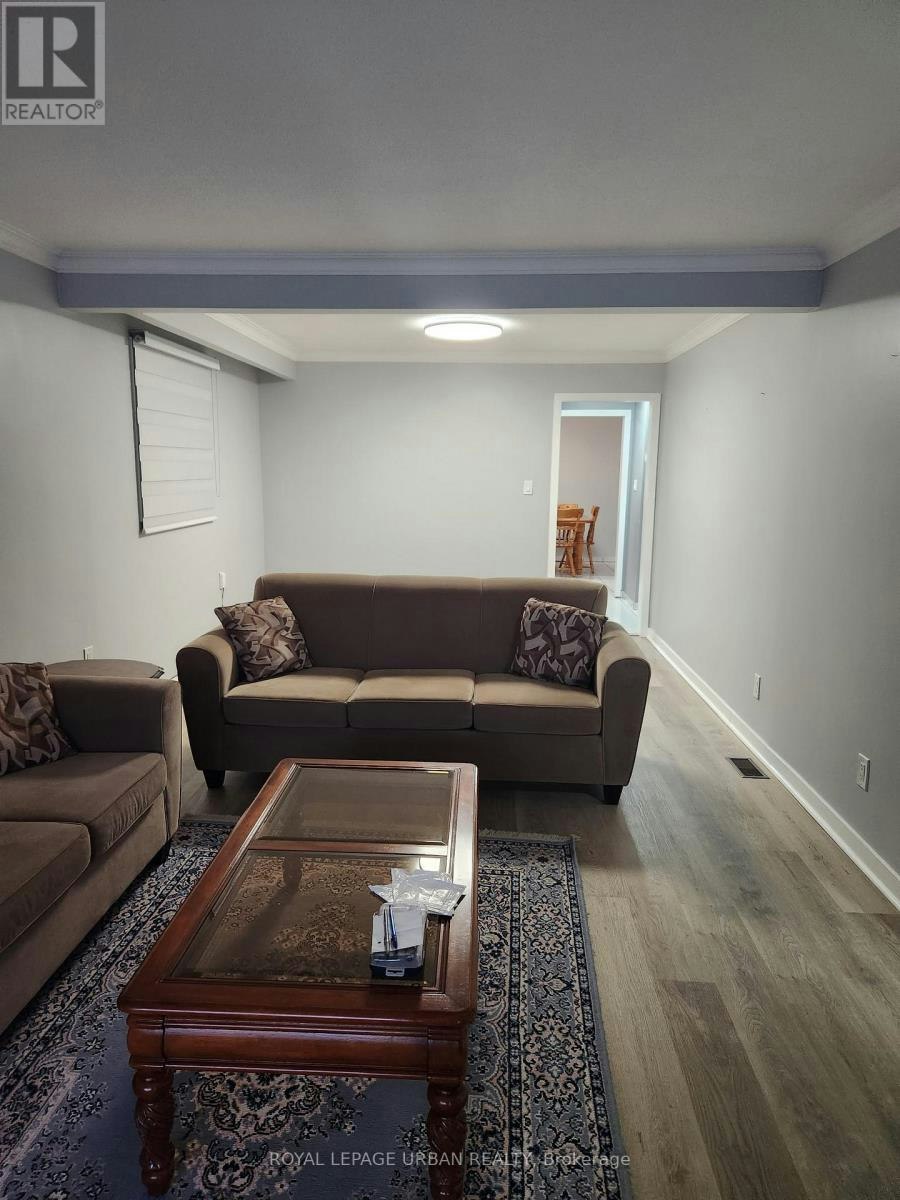 32 Virginia Avenue, Toronto, ON, M4C 2S7 - 4