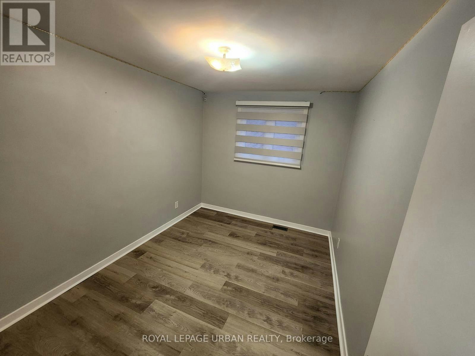 32 Virginia Avenue, Toronto, ON, M4C 2S7 - 8