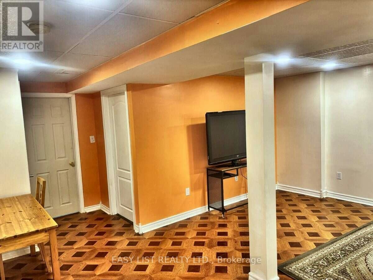 31 Canyon Creek Avenue, Richmond Hill, ON, L4C 0E9 - 6