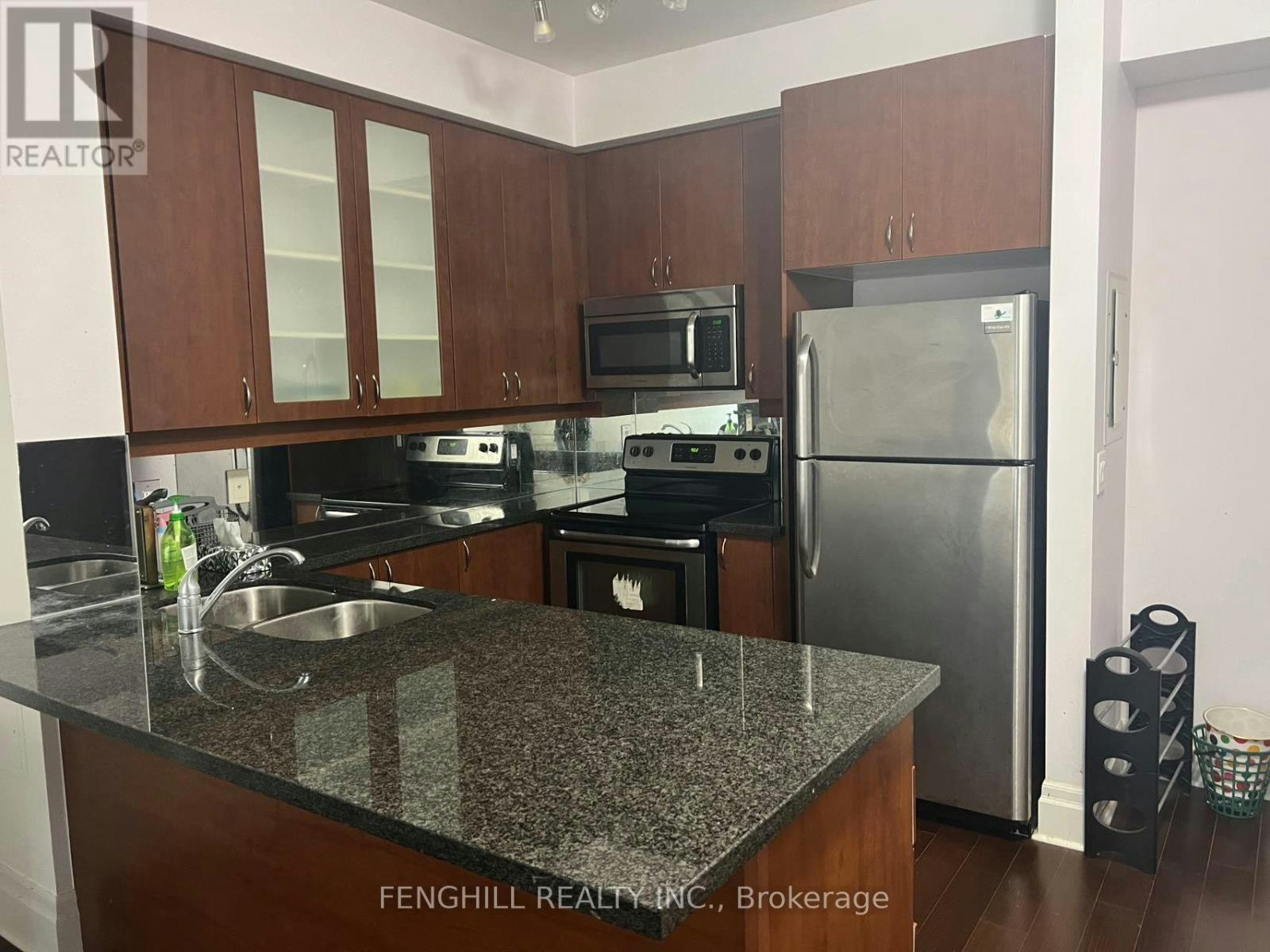 911-111 Upper Duke Crescent, Markham, ON, L6G 0C8 - 6