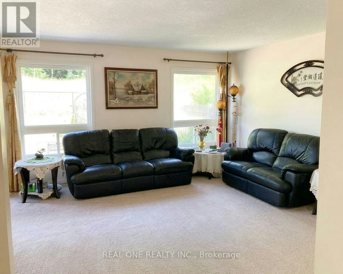 209 Blackburn Drive, Brantford, ON, N3T 0A5 - 5