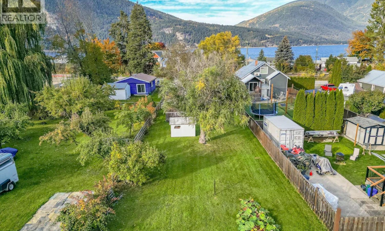 4760 NE Canoe Beach Drive Drive
