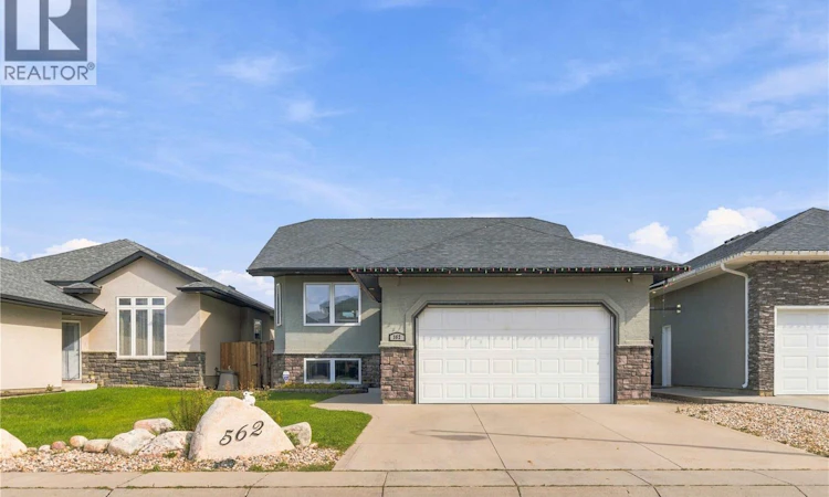 562 Remple Manor