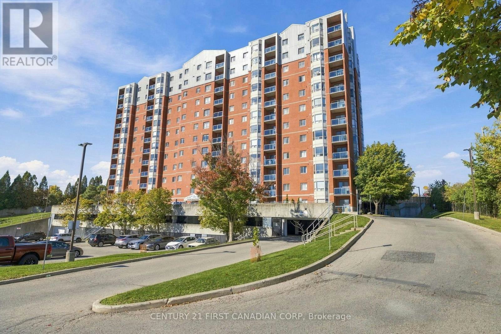 1005-30 Chapman Court, London, ON, N6G 4Y4