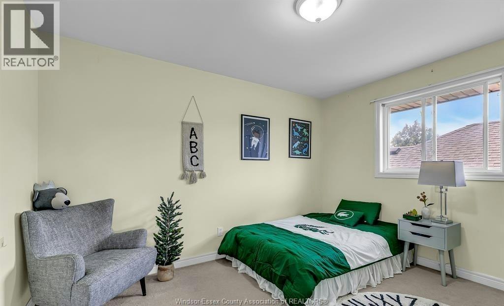898 Hacienda Court, Windsor, ON, N9G 2T1 - 24