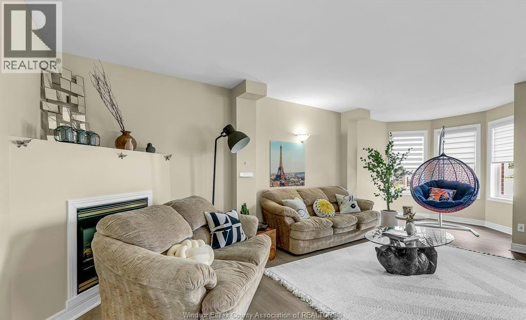 898 Hacienda Court, Windsor, ON, N9G 2T1 - 8