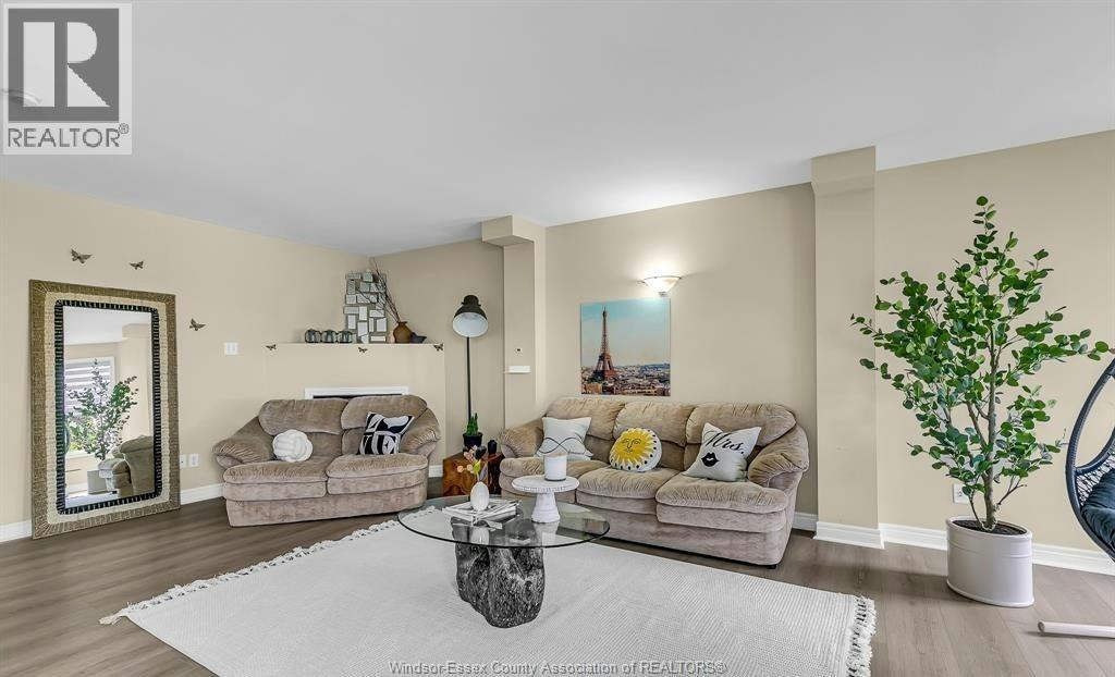 898 Hacienda Court, Windsor, ON, N9G 2T1 - 9