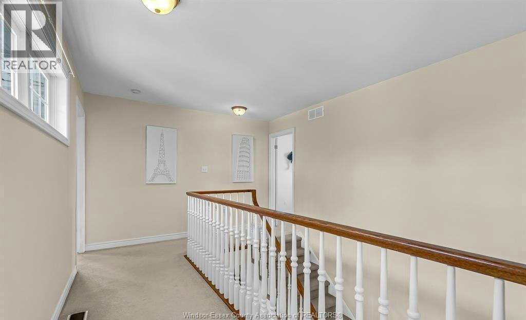 898 Hacienda Court, Windsor, ON, N9G 2T1 - 22