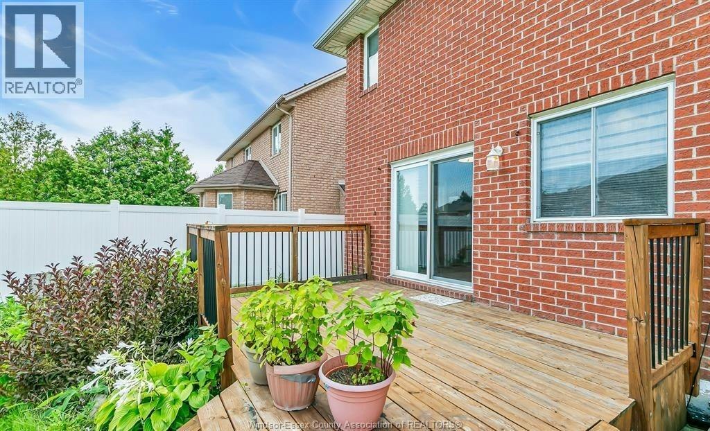 898 Hacienda Court, Windsor, ON, N9G 2T1 - 34