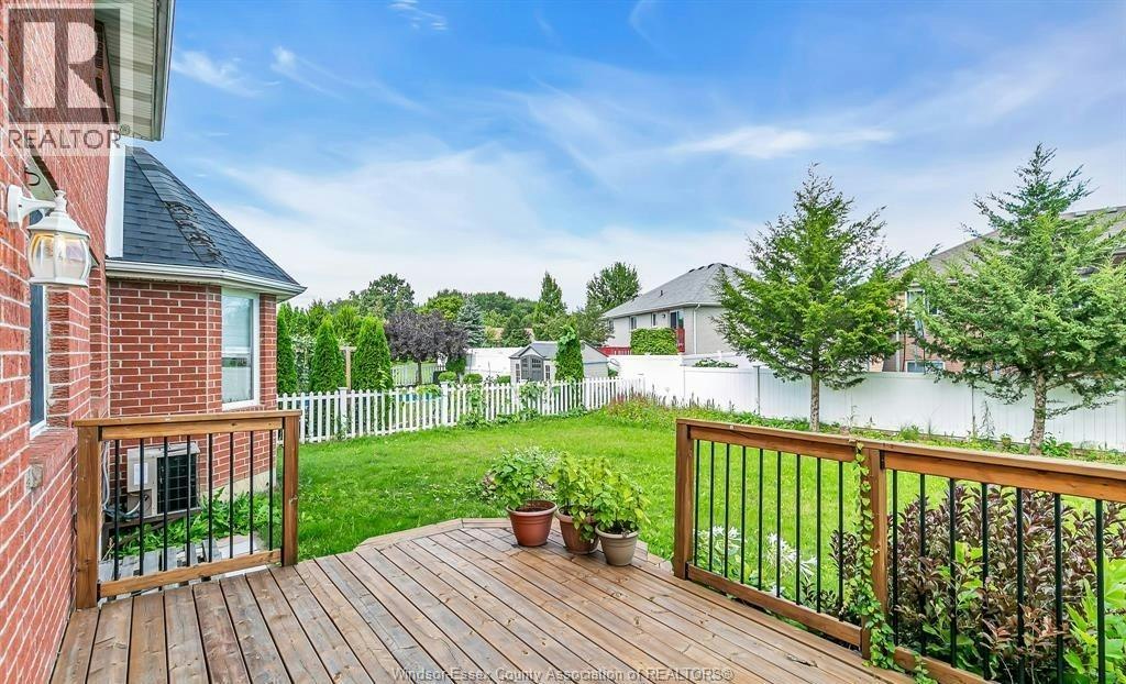 898 Hacienda Court, Windsor, ON, N9G 2T1 - 35