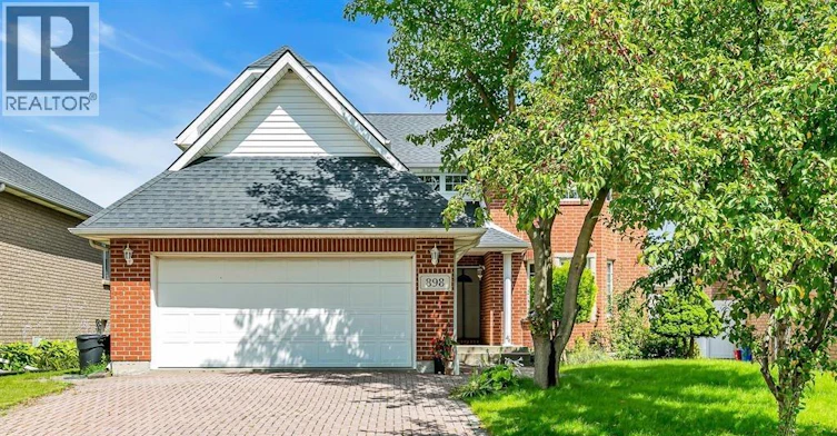 898 Hacienda Court, Windsor, ON, N9G 2T1