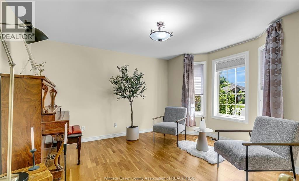 898 Hacienda Court, Windsor, ON, N9G 2T1 - 5