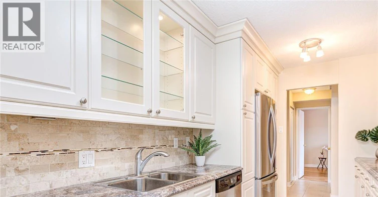 302-2055 Upper Middle Road, Burlington, ON, L7P 3P4 - 4