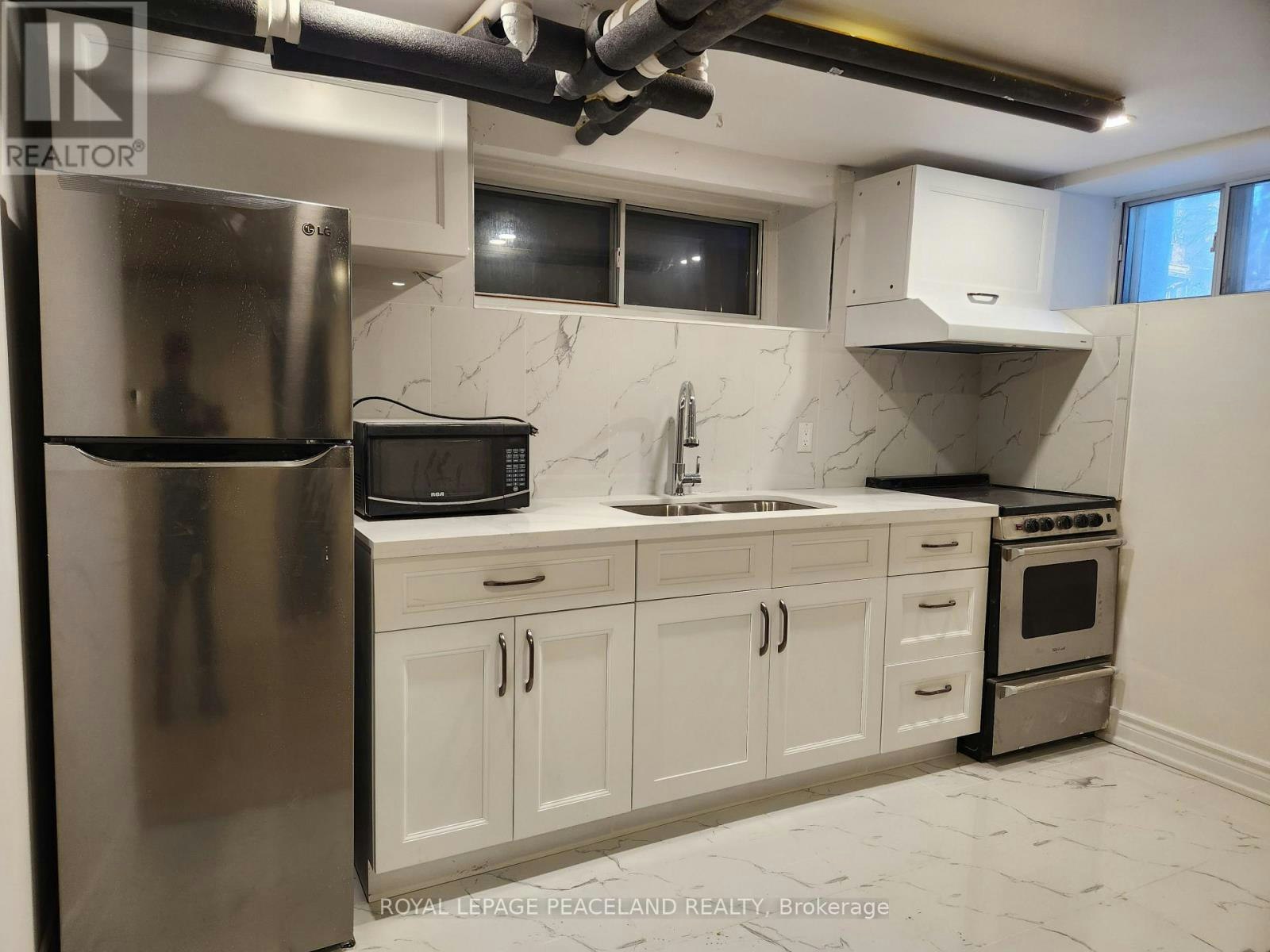 REAR BSMT-61 Madison Avenue, Toronto, ON, M5R 2S3