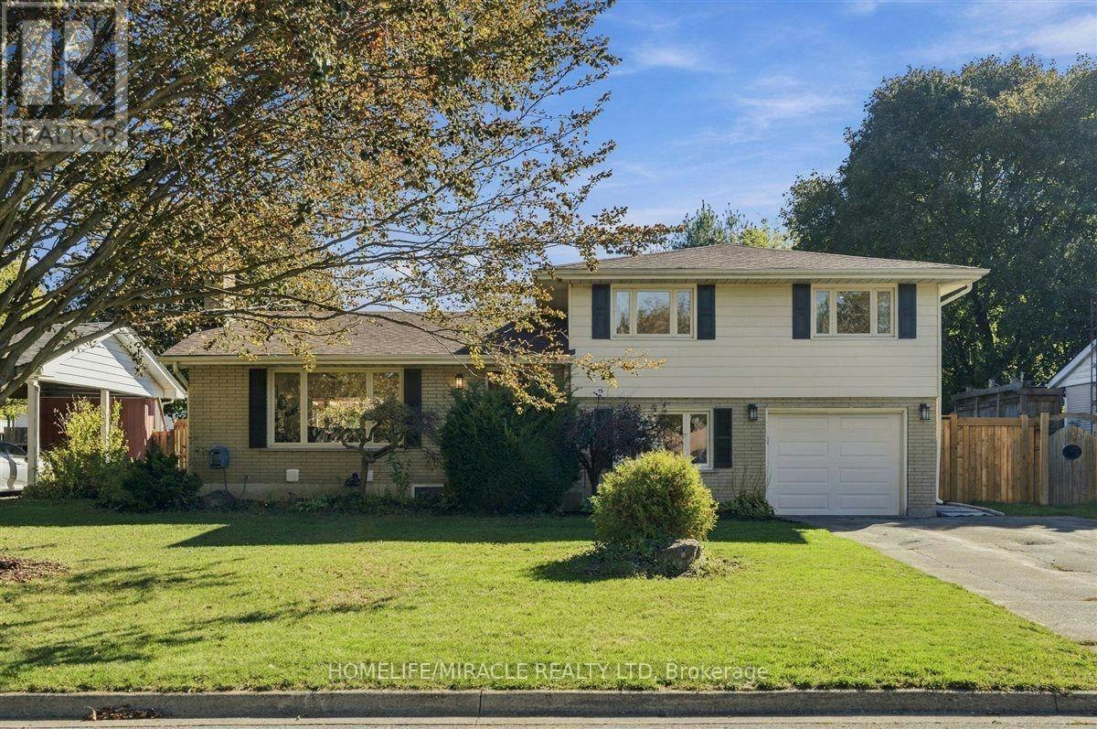 15 Meadow Road, Brantford, ON, N3R 3K9