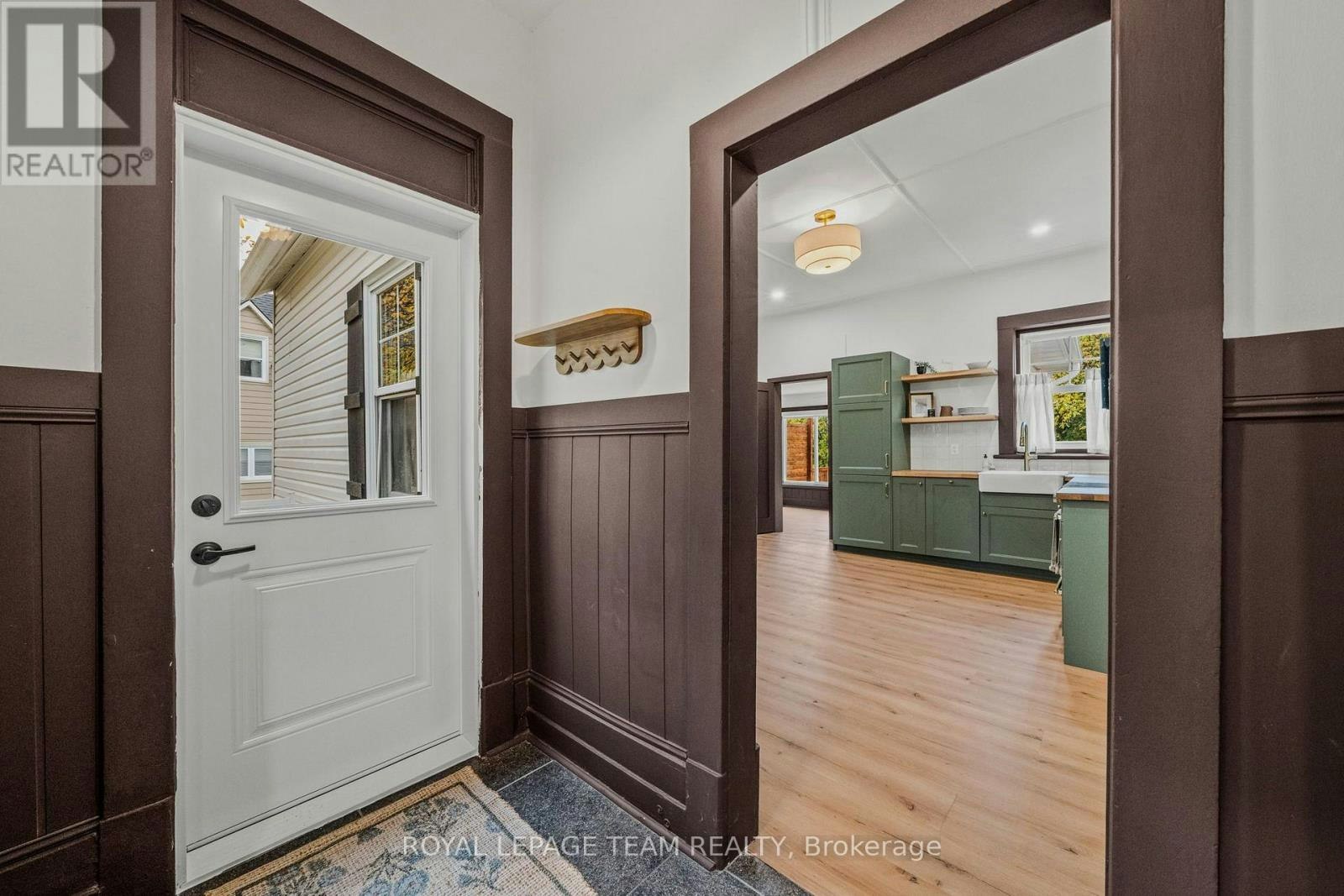 5584 Manotick Main Street, Manotick, ON, K4M 1A4 - 7