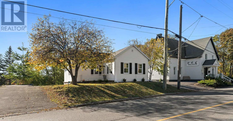 5584 Manotick Main Street, Manotick, ON, K4M 1A4