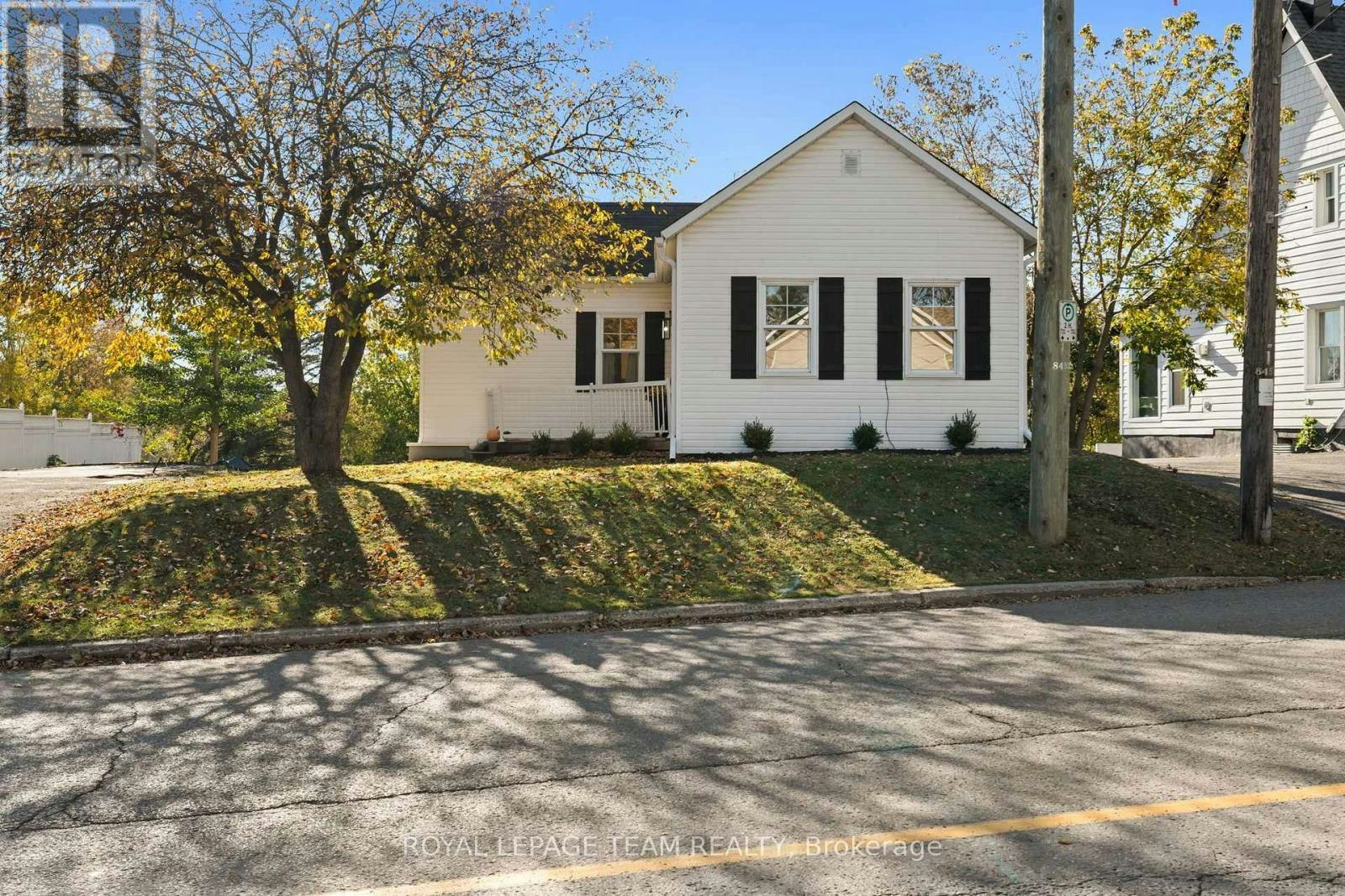 5584 Manotick Main Street, Manotick, ON, K4M 1A4 - 2