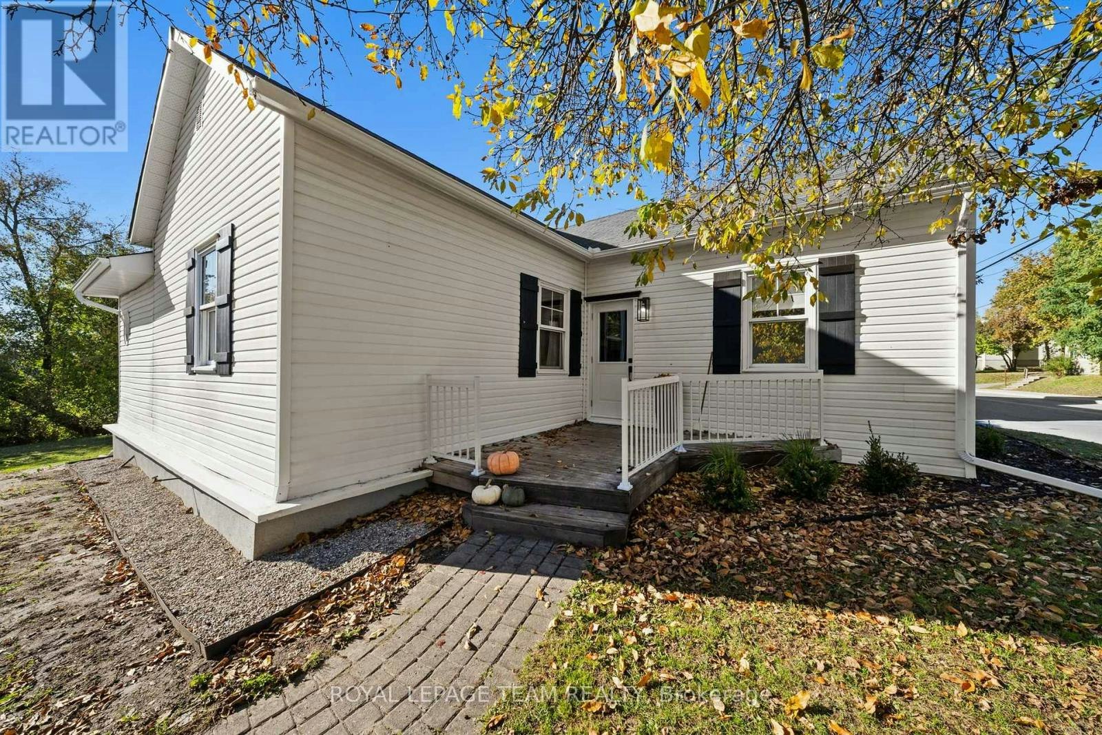 5584 Manotick Main Street, Manotick, ON, K4M 1A4 - 5