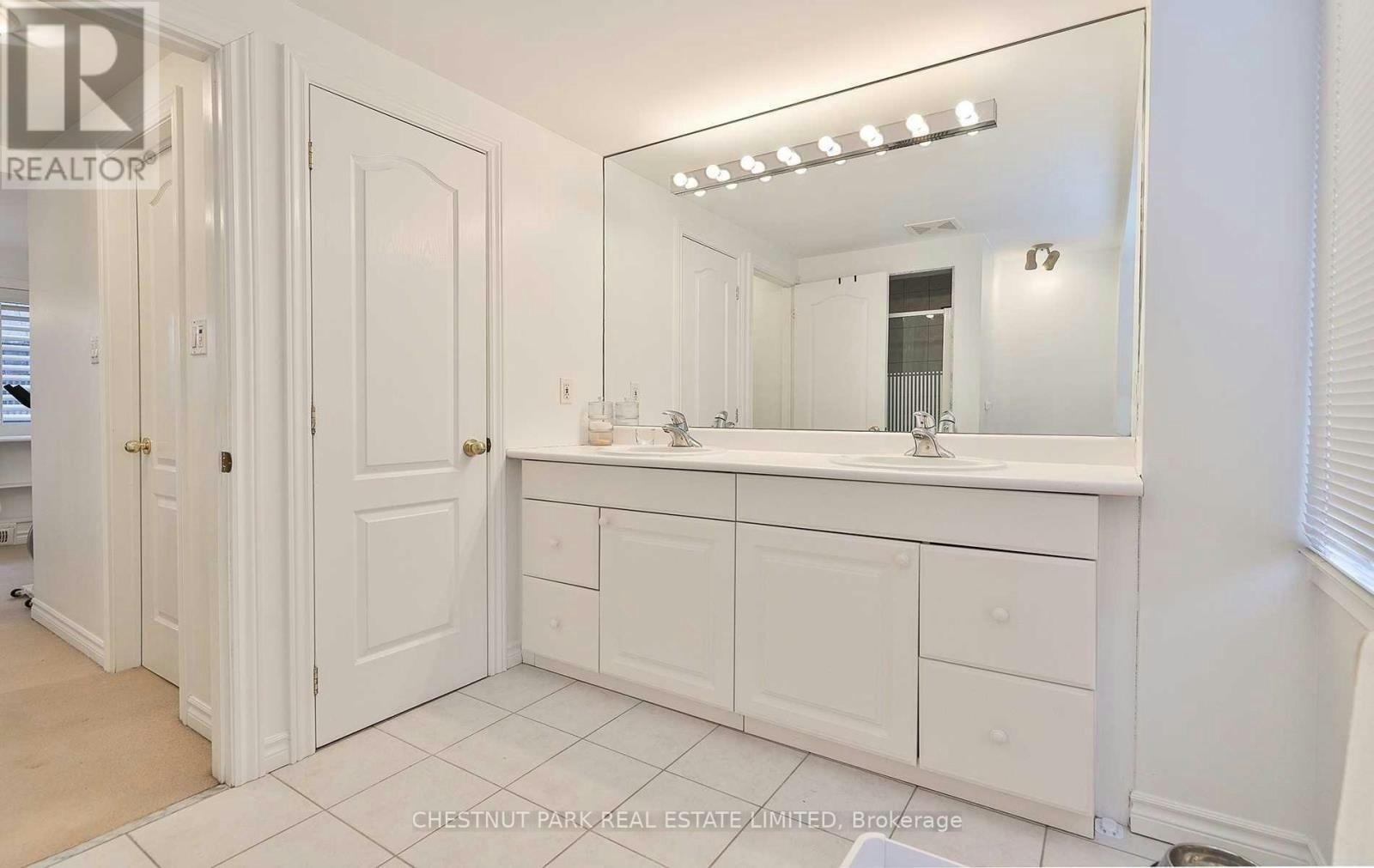 108 Belmont Street, Toronto, ON, M5R 1P8 - 32