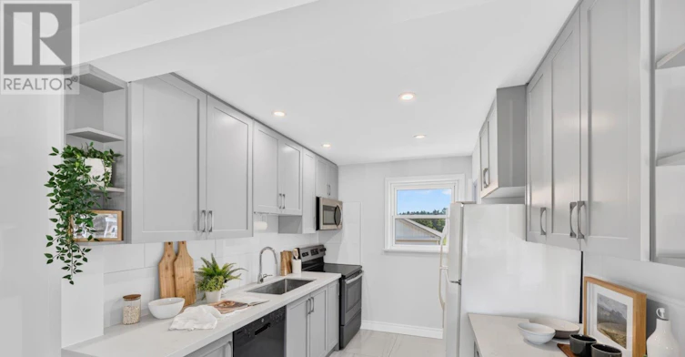 23 Kawartha Avenue, Oshawa, ON, L1H 3Y7 - 15