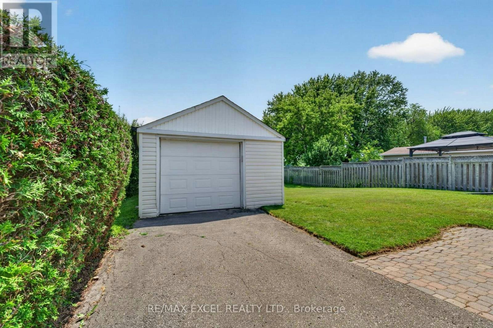 23 Kawartha Avenue, Oshawa, ON, L1H 3Y7 - 30