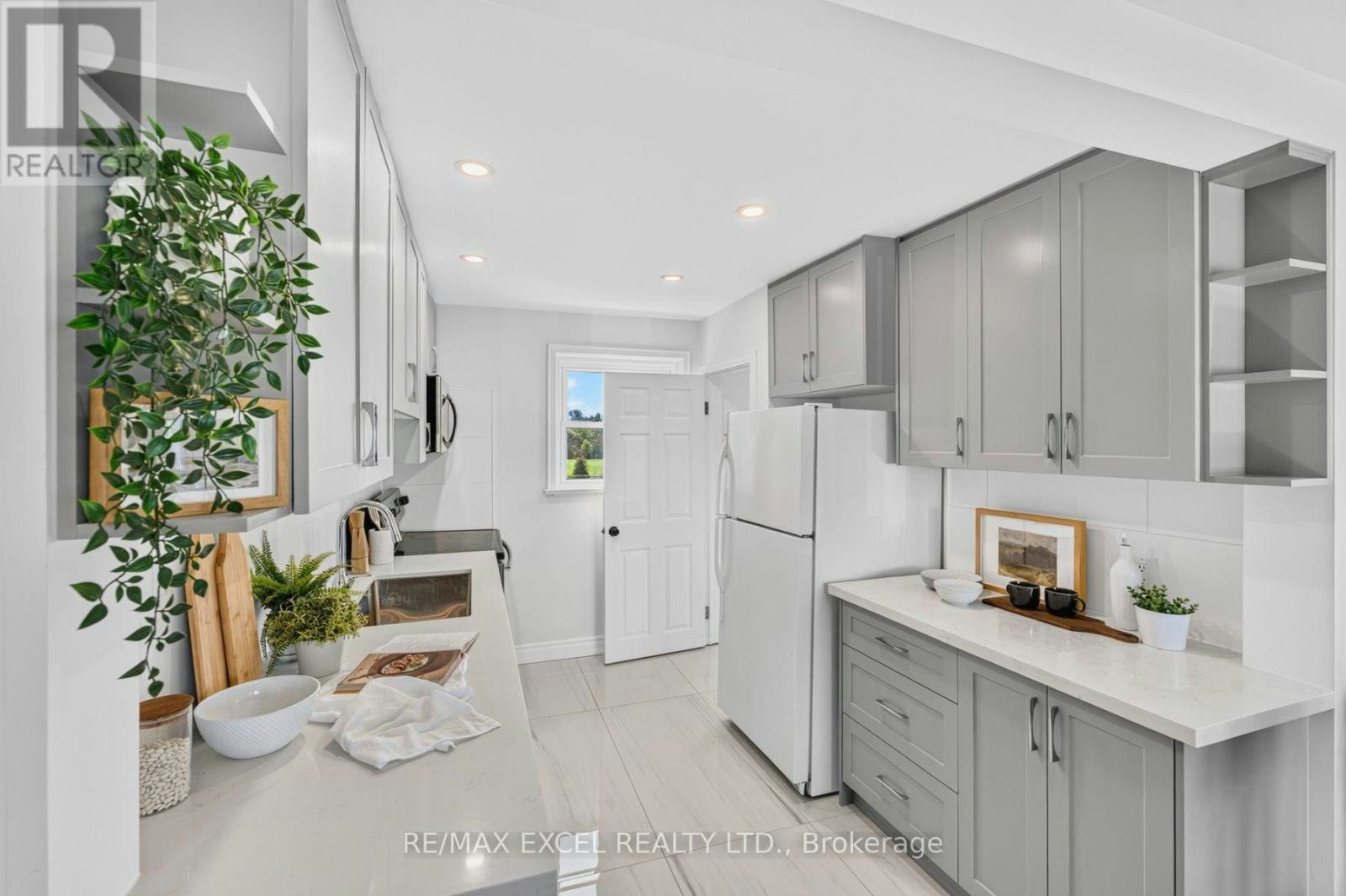 23 Kawartha Avenue, Oshawa, ON, L1H 3Y7 - 17