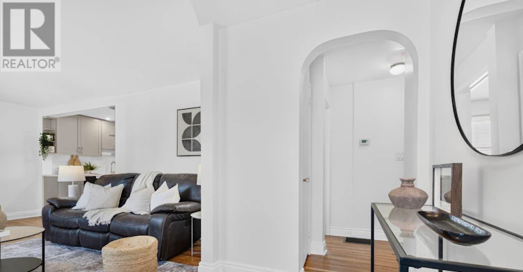 23 Kawartha Avenue, Oshawa, ON, L1H 3Y7 - 7