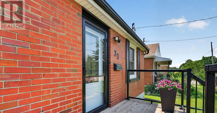 23 Kawartha Avenue, Oshawa, ON, L1H 3Y7 - 5