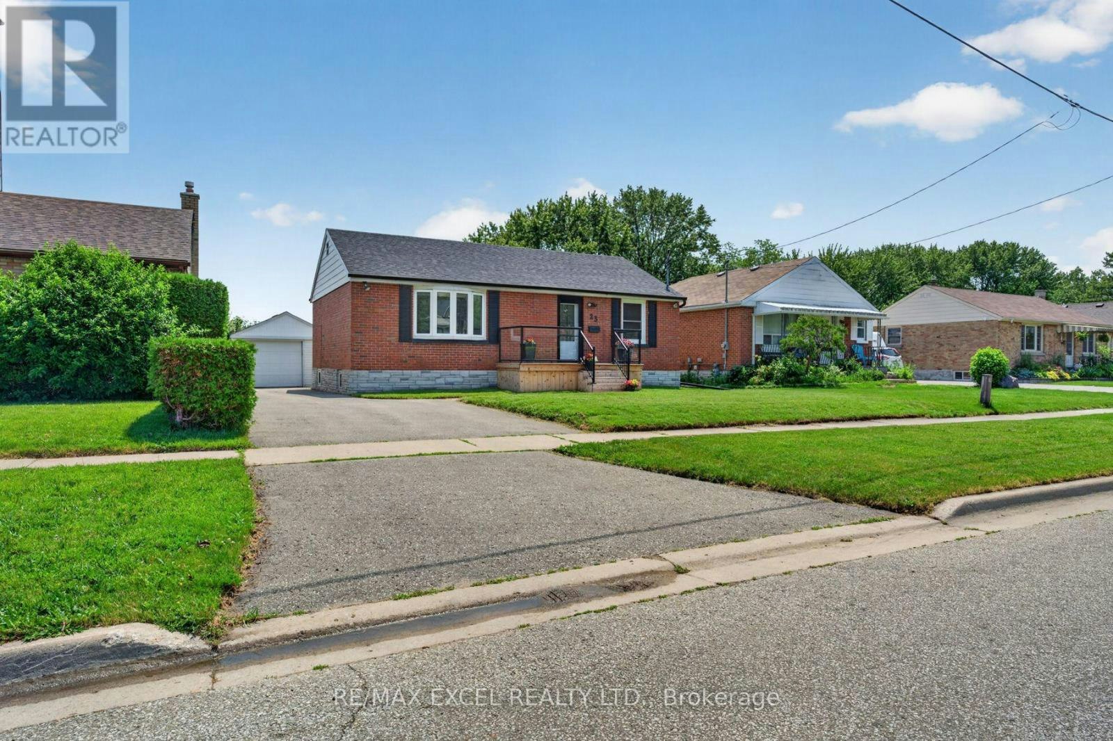 23 Kawartha Avenue, Oshawa, ON, L1H 3Y7 - 3