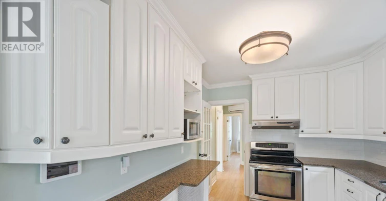 6 Roblin Avenue, Toronto, ON, M4C 3P8 - 14
