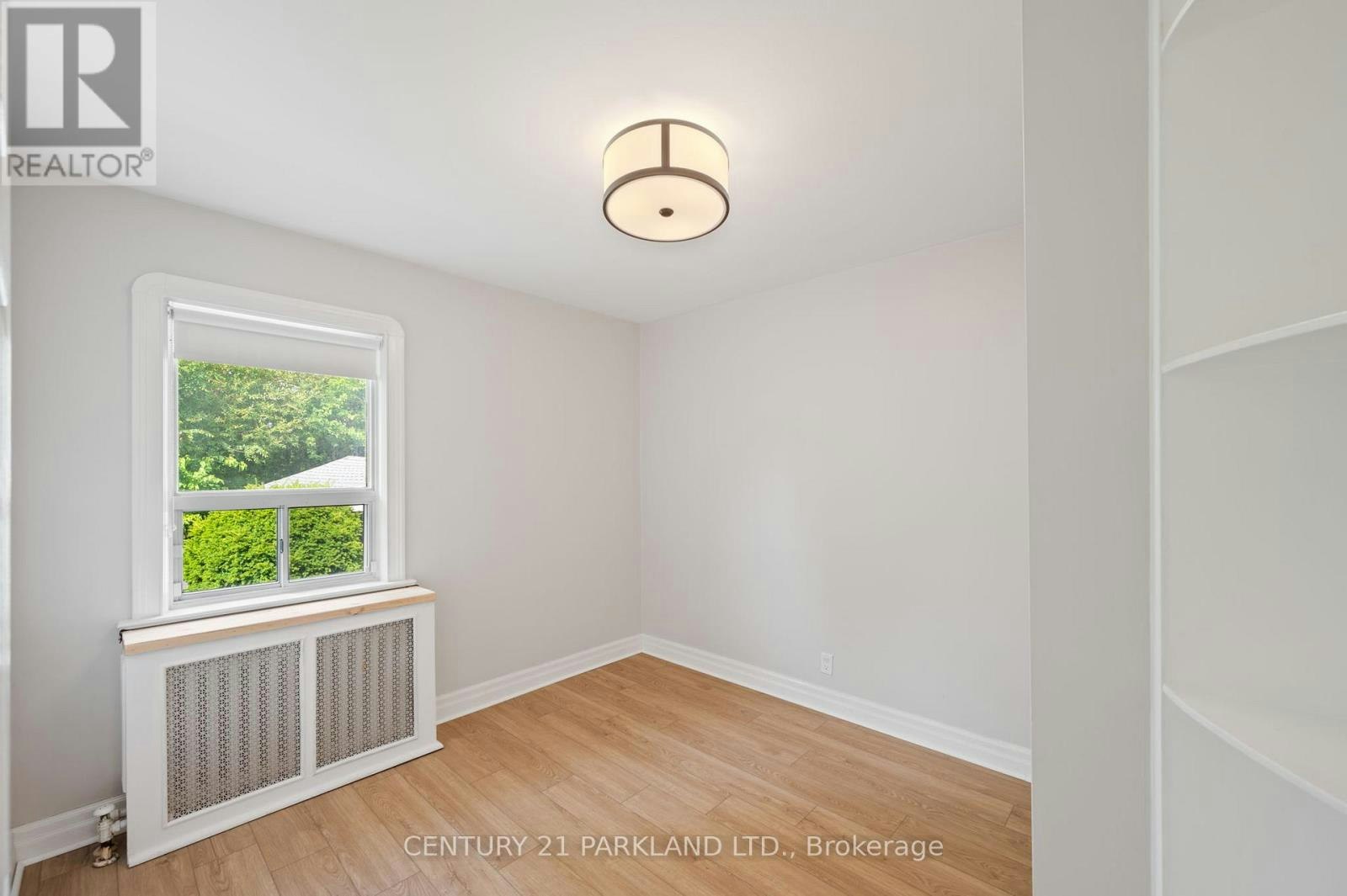 6 Roblin Avenue, Toronto, ON, M4C 3P8 - 20
