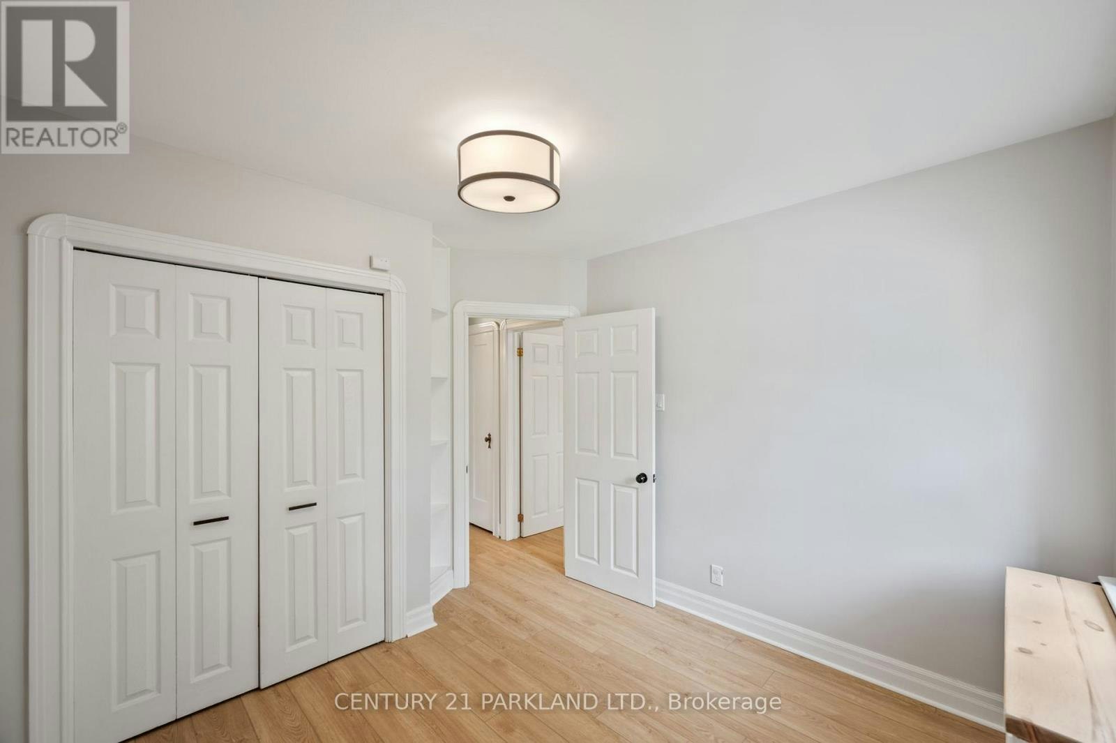 6 Roblin Avenue, Toronto, ON, M4C 3P8 - 22