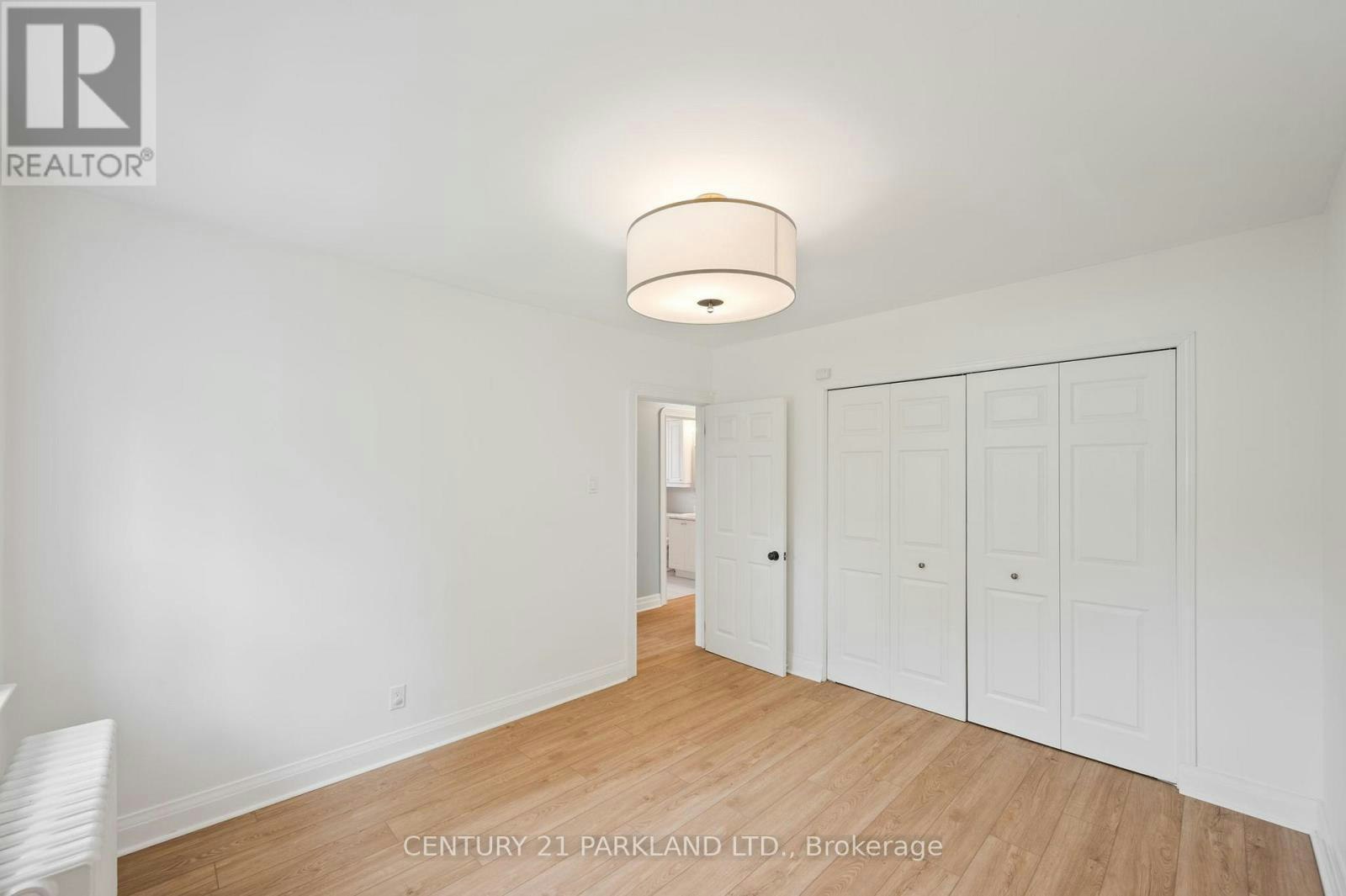 6 Roblin Avenue, Toronto, ON, M4C 3P8 - 27