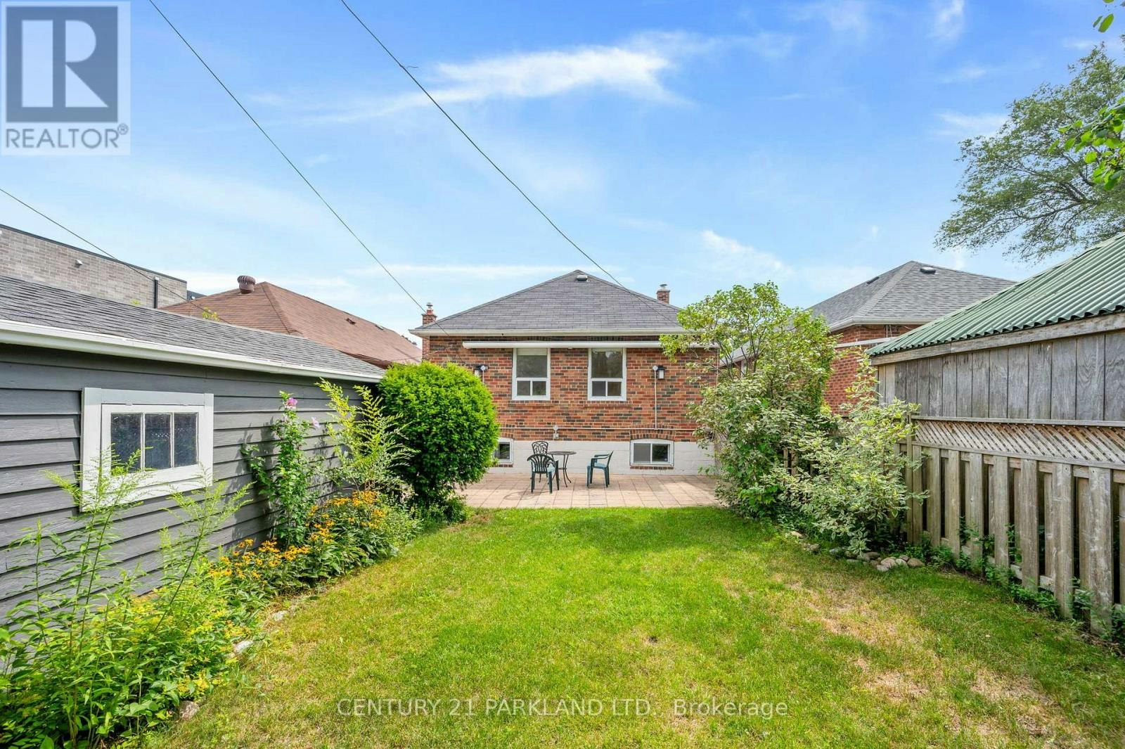 6 Roblin Avenue, Toronto, ON, M4C 3P8 - 37