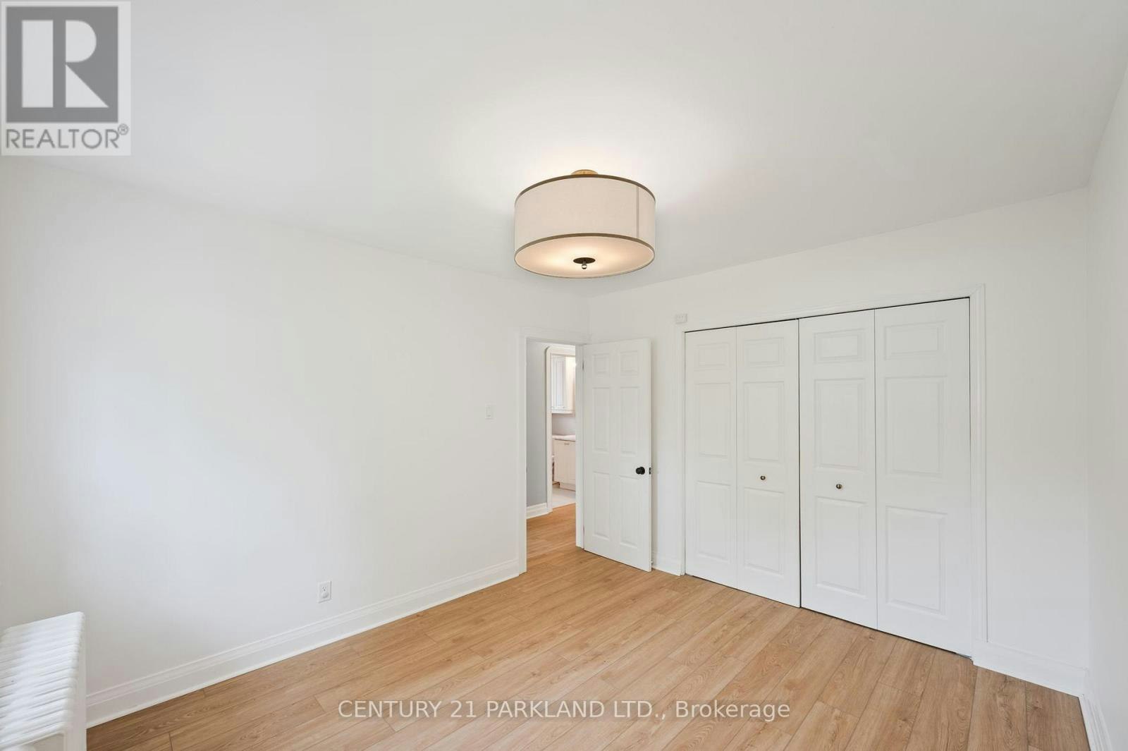 6 Roblin Avenue, Toronto, ON, M4C 3P8 - 26