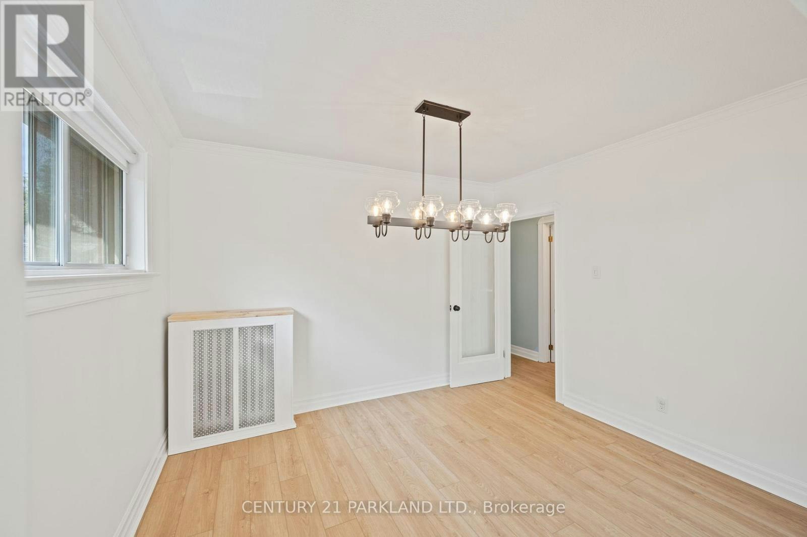 6 Roblin Avenue, Toronto, ON, M4C 3P8 - 10