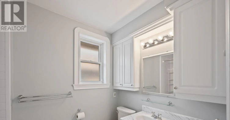 6 Roblin Avenue, Toronto, ON, M4C 3P8 - 16