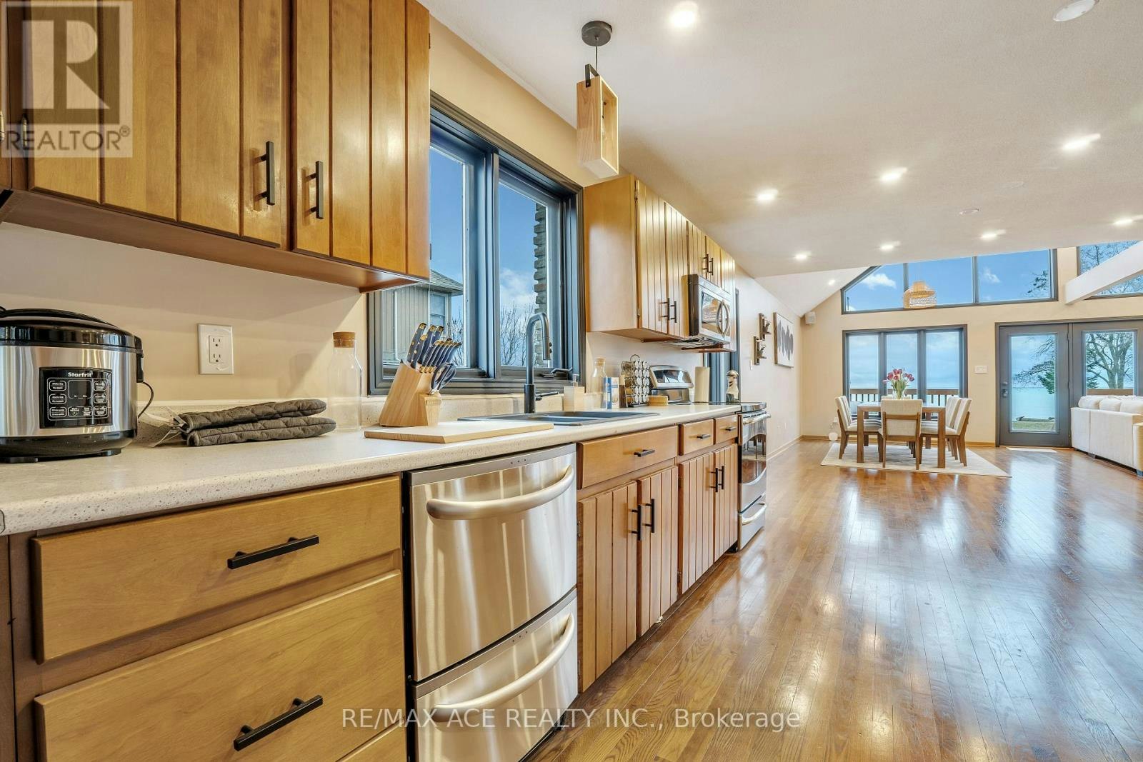 52 Beach Road WEST, Clarington, ON, L1C 7B7 - 24