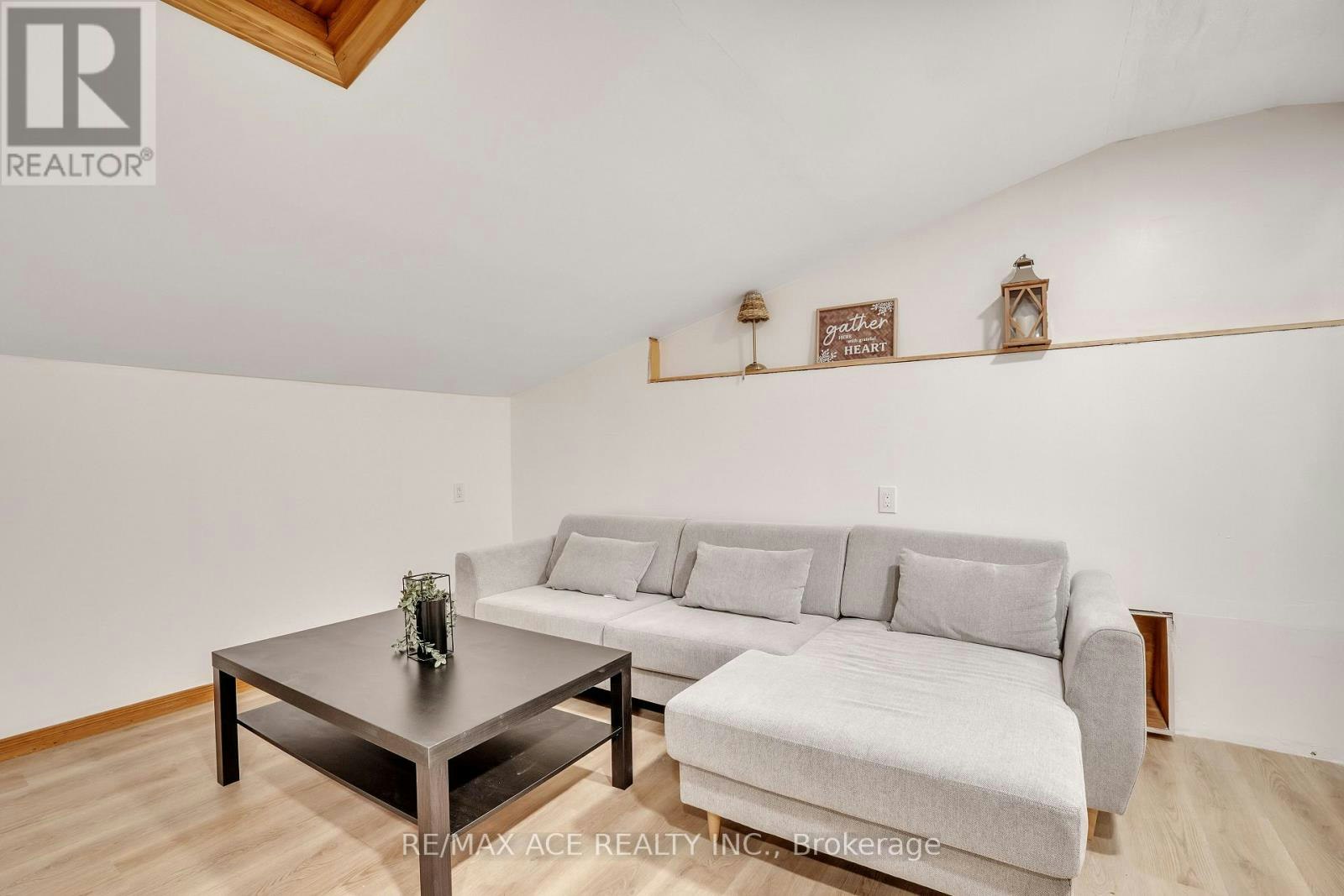 52 Beach Road WEST, Clarington, ON, L1C 7B7 - 50