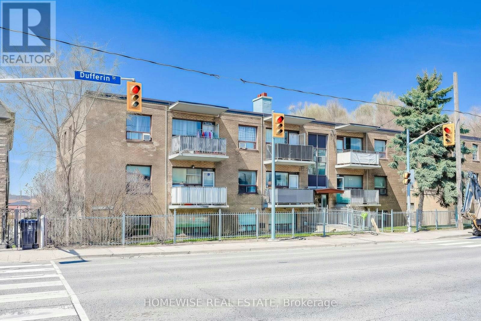 207-2204 Dufferin Street, Toronto, ON, M6E 3R8