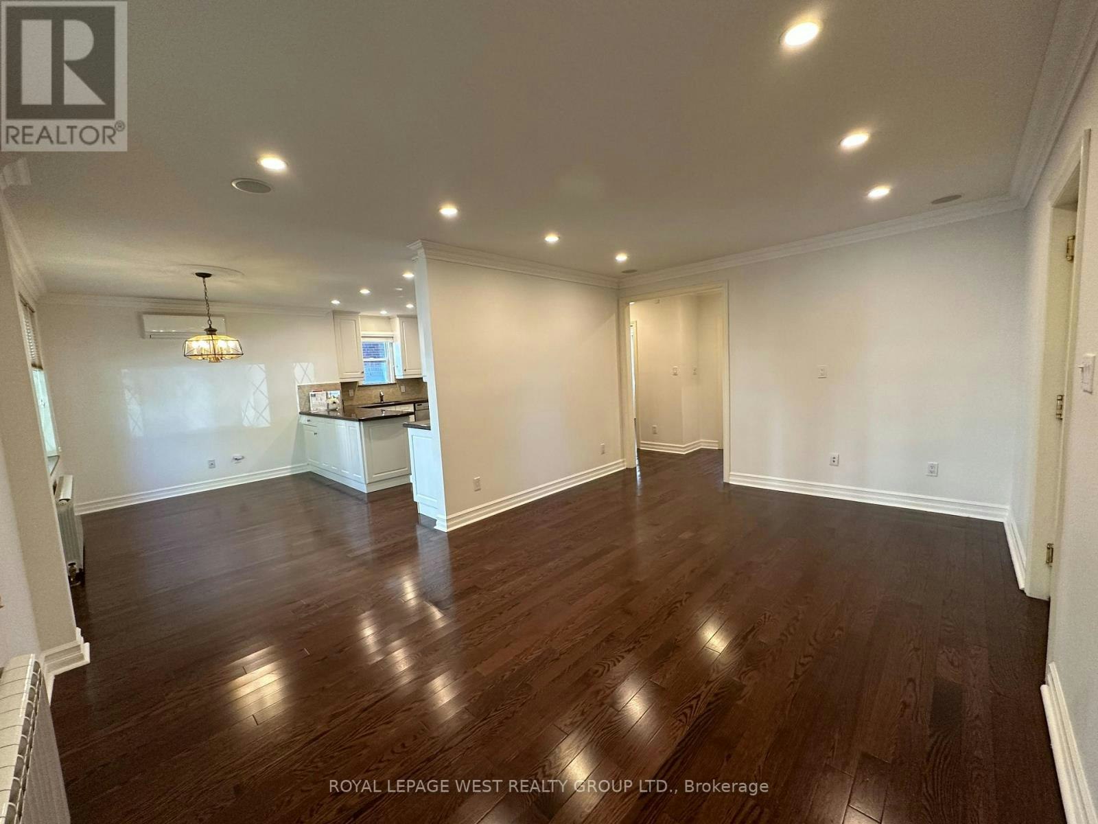 1-27 Mossom Road W, Toronto, ON, M6S 1L9 - 4