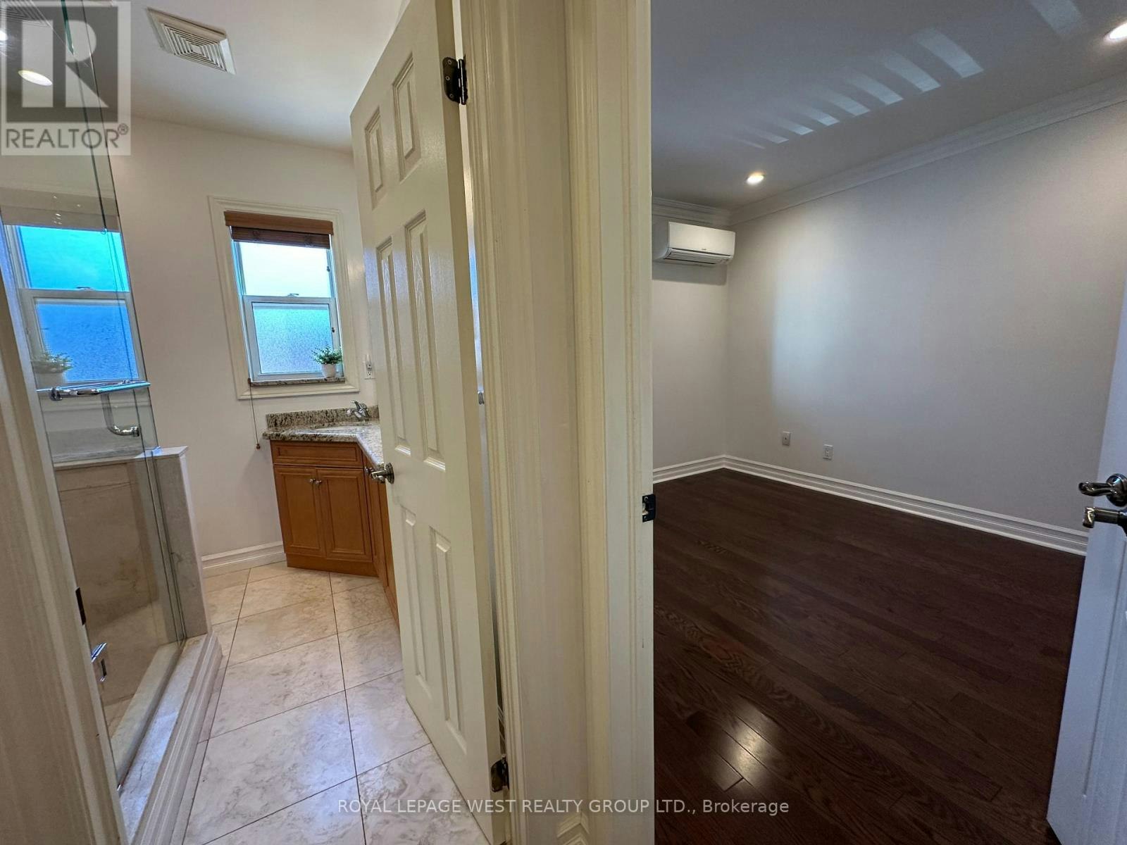 1-27 Mossom Road W, Toronto, ON, M6S 1L9 - 7