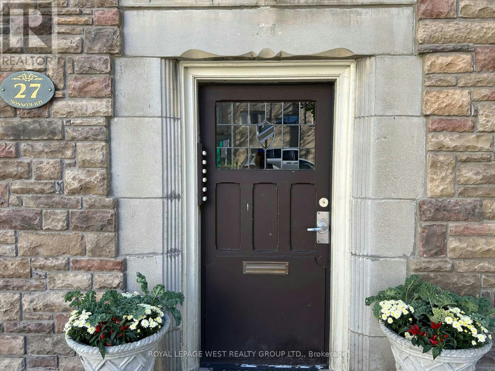 1-27 Mossom Road W, Toronto, ON, M6S 1L9