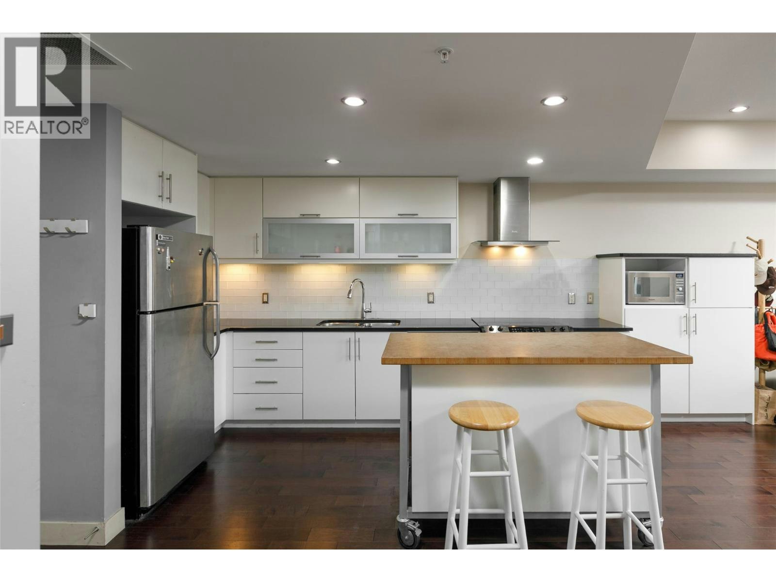 203-700 Martin Avenue - 5