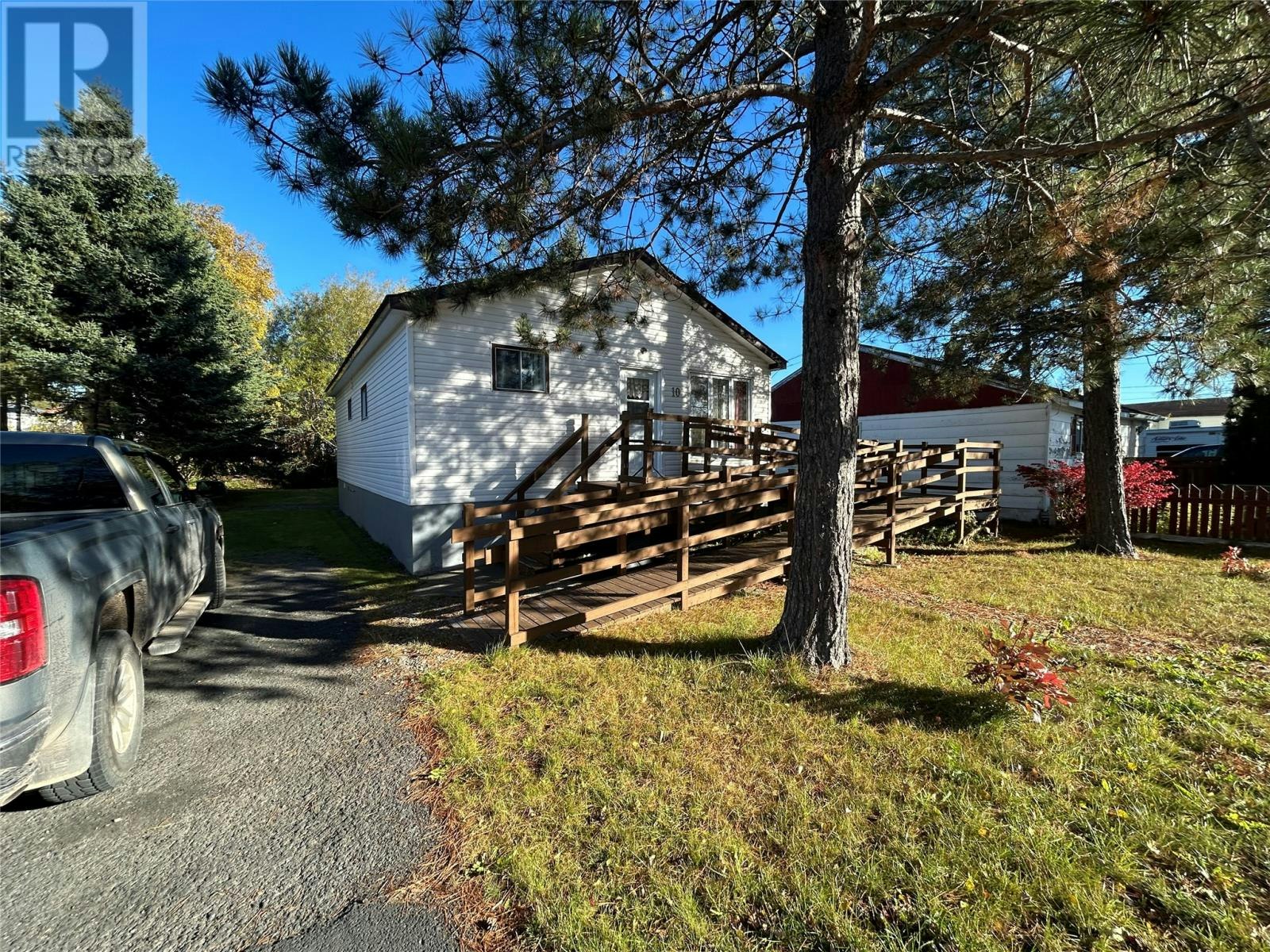10 Whitmore Street, Grand Falls-Windsor, NL, A2B 1B8