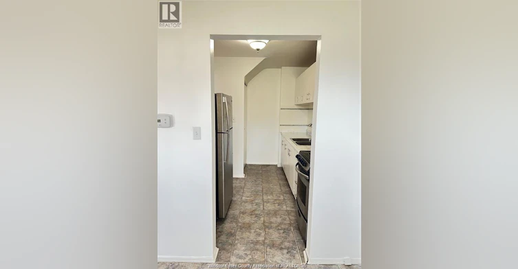 81-1800 Columbia Court, Windsor, ON, N9E 1B1 - 16