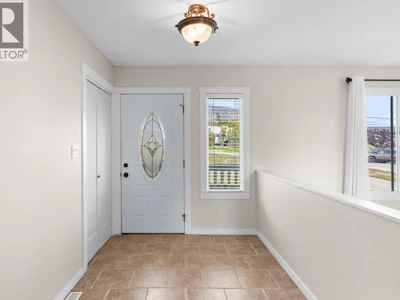 2582 Neufeld Crescent - 4